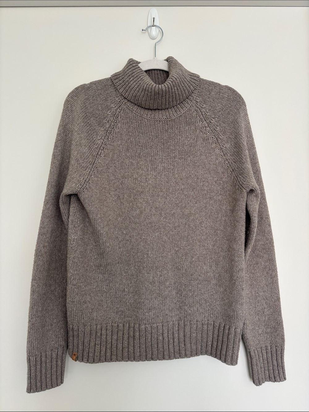 NWOT Tentree Highline Wool Turtleneck Sweater in Dark Elkwood Heather